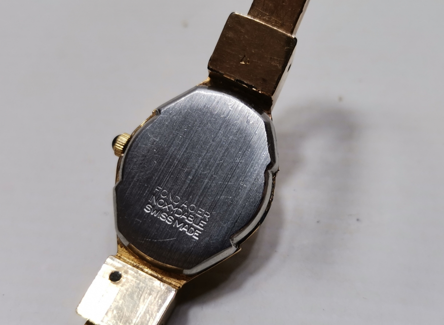 NACAR MARKA ALTIN KAPLAMA NADİR KOL SAATİ