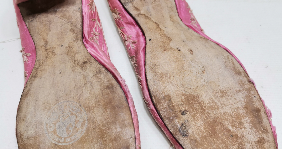 OSMANLI DÖNEMİ NADİR İPEK GELİN AYAKKABISI