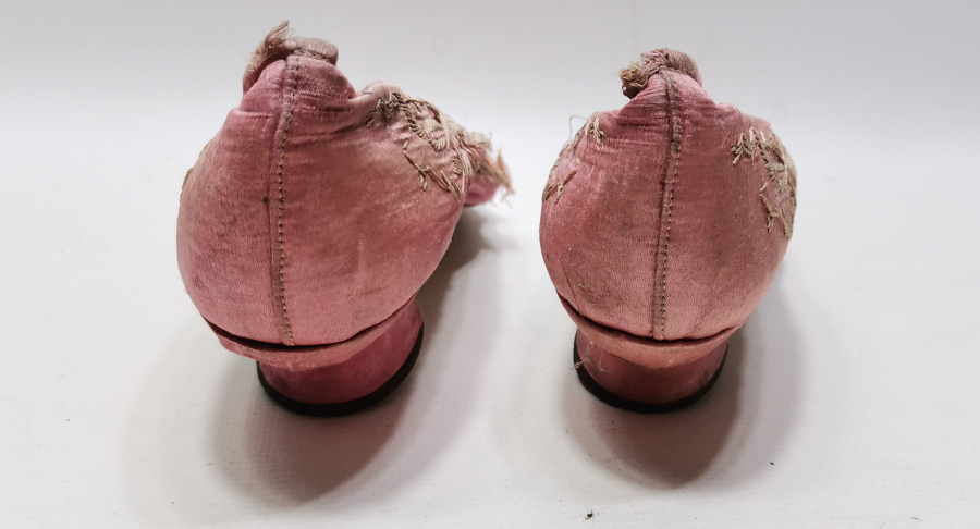 OSMANLI DÖNEMİ NADİR İPEK GELİN AYAKKABISI