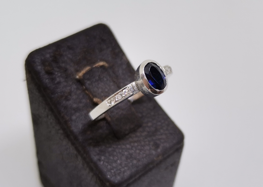 SAFİR VE PIRLANTA TAŞLI ANTİKA YÜZÜK