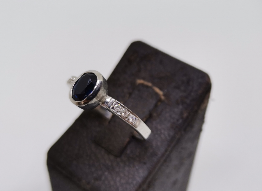 SAFİR VE PIRLANTA TAŞLI ANTİKA YÜZÜK