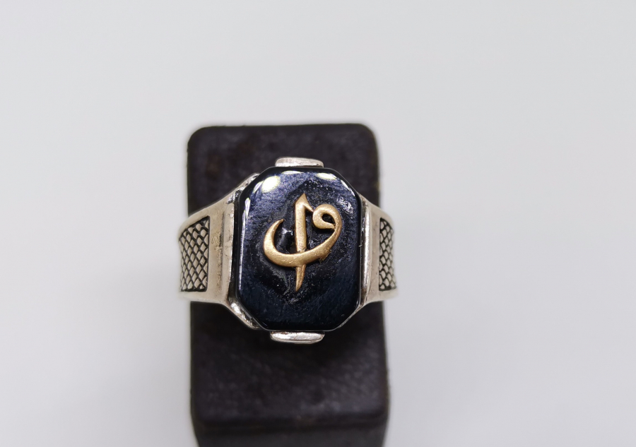 VAV VE ELİF GÖRSELLİ GÜMÜŞ ERKEK YÜZÜĞÜ