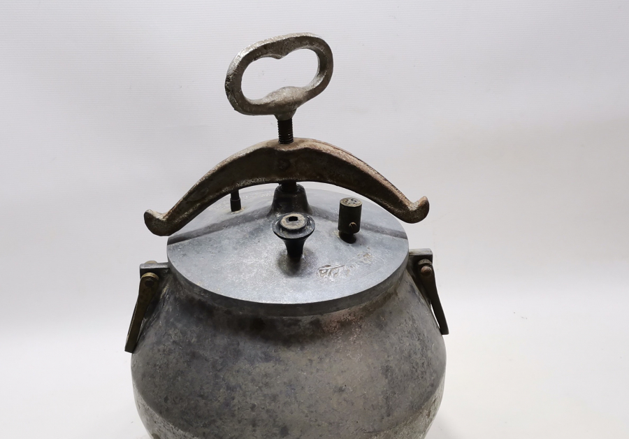 İLK YAPILAN DÜDÜKLÜ TENCERE MODELİ