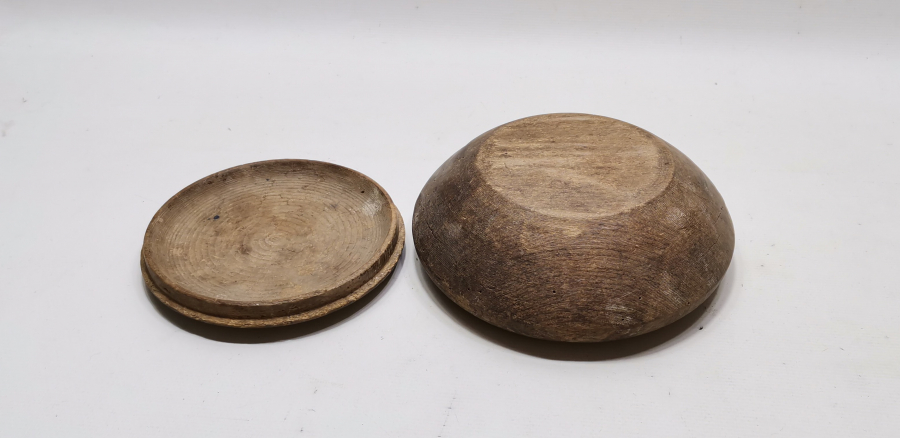 NADİR FORMDA TEKKE İŞİ KAPAKLI AHŞAP KAP