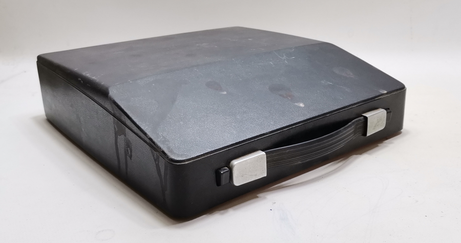 ORJİNAL KUTUSUNDA ANTİKA SEYAHAT DAKTİLOSU