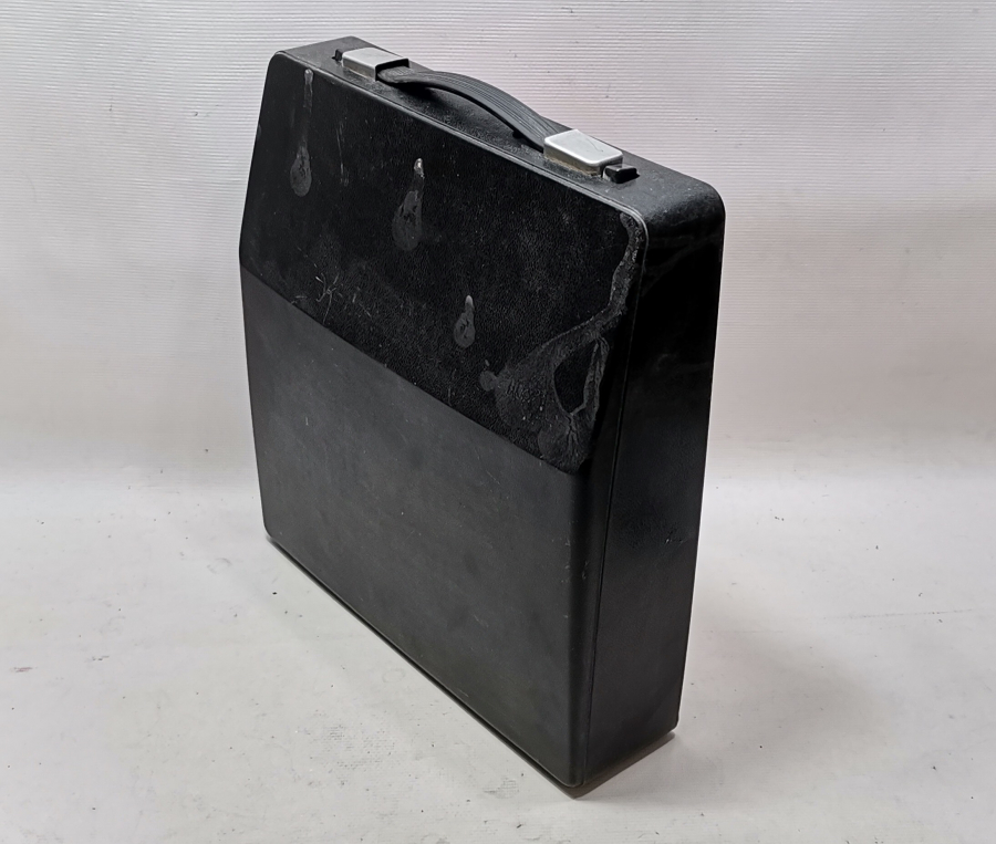 ORJİNAL KUTUSUNDA ANTİKA SEYAHAT DAKTİLOSU