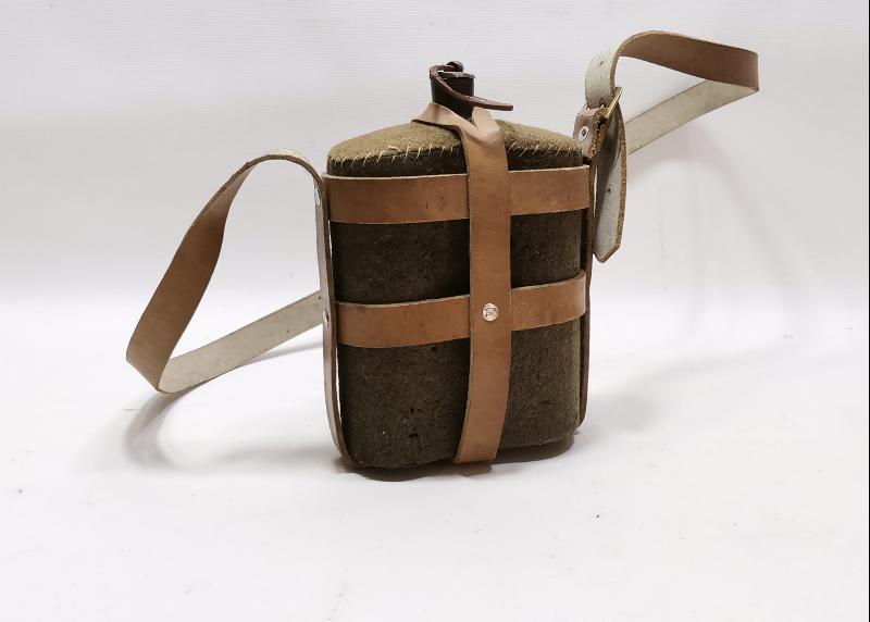 1. DÜNYA SAVAŞI DÖNEMİ ORJİNAL KILIFINDA EMAYE SUBAY MATARASI