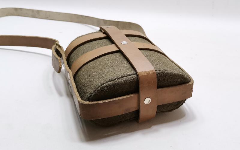 1. DÜNYA SAVAŞI DÖNEMİ ORJİNAL KILIFINDA EMAYE SUBAY MATARASI