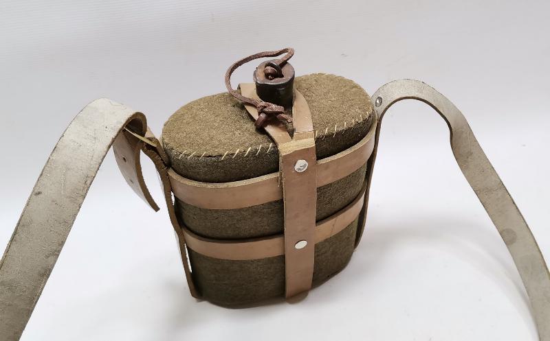 1. DÜNYA SAVAŞI DÖNEMİ ORJİNAL KILIFINDA EMAYE SUBAY MATARASI