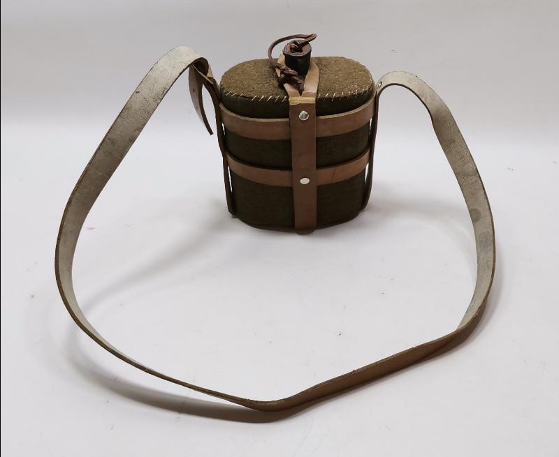 1. DÜNYA SAVAŞI DÖNEMİ ORJİNAL KILIFINDA EMAYE SUBAY MATARASI