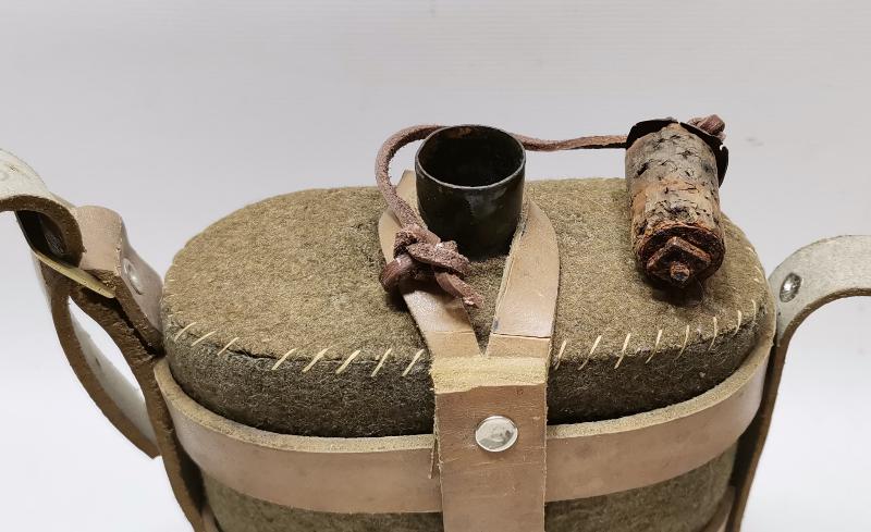 1. DÜNYA SAVAŞI DÖNEMİ ORJİNAL KILIFINDA EMAYE SUBAY MATARASI