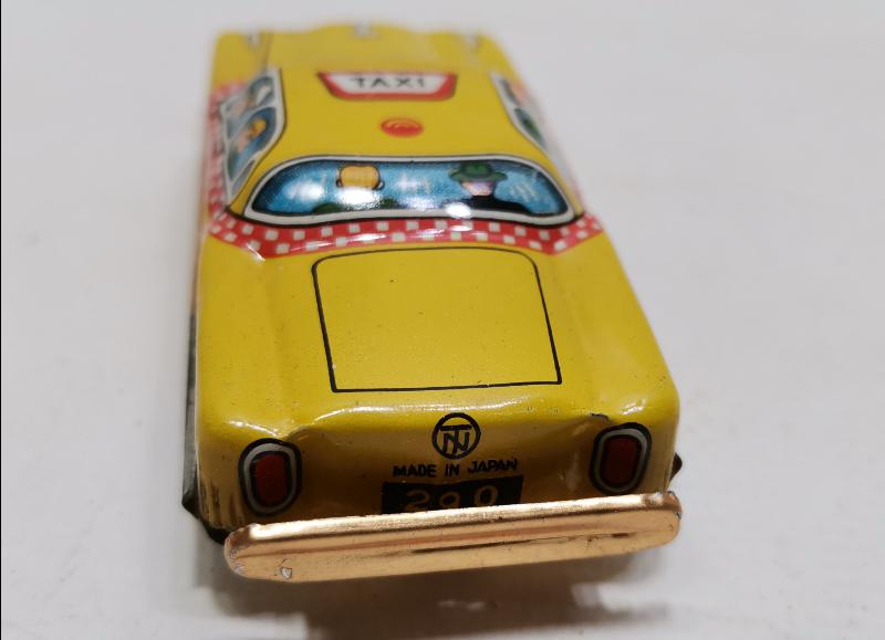 1970'LERDEN JAPON MALI SÜRTMELİ TAKSİ TENEKE OYUNCAK 