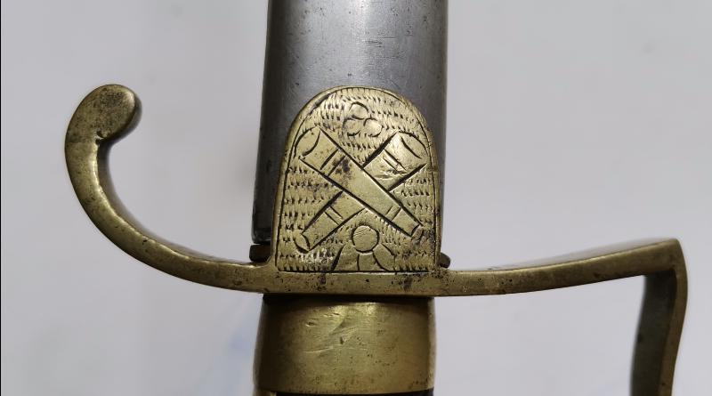 OSMANLI DÖNEMİ H. MIGUIRDITCHIAN İMZALI AY YILDIZ VE SANCAK GRAVÜRLÜ TOPÇU KILICI