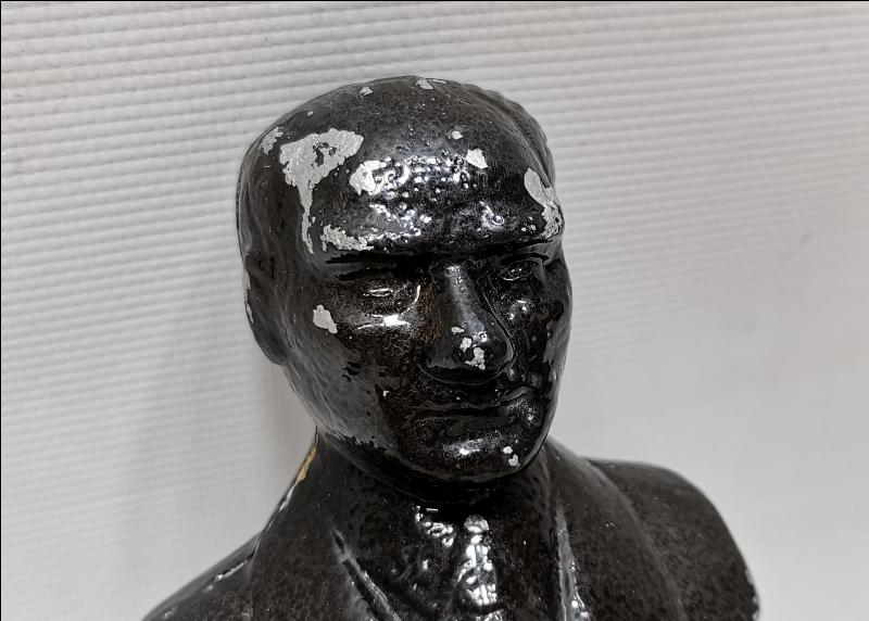 ATATÜRK BÜSTÜ MASA ÜSTÜ OBJESİ