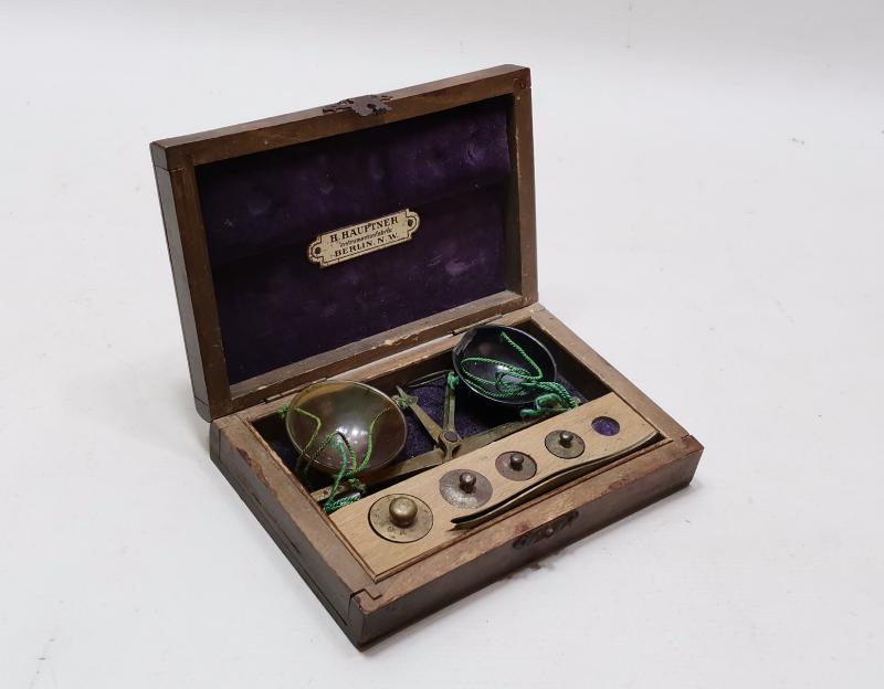 ORJİNAL KUTUSUNDA BAĞA KEFELİ KUYUMCU TERAZİSİ 