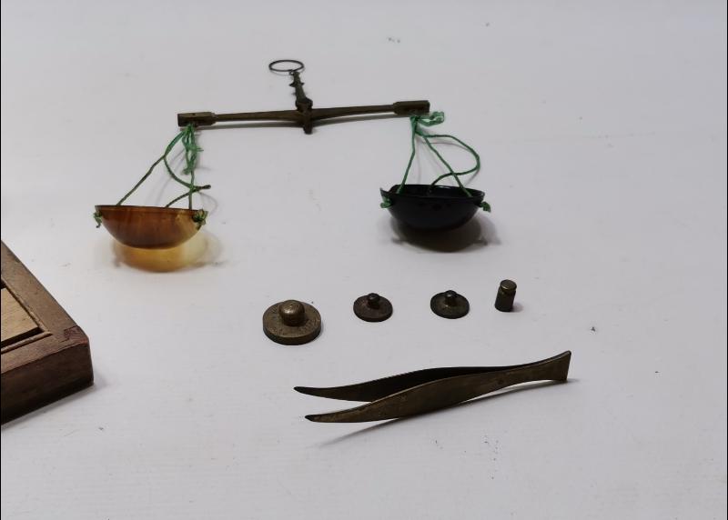 ORJİNAL KUTUSUNDA BAĞA KEFELİ KUYUMCU TERAZİSİ 