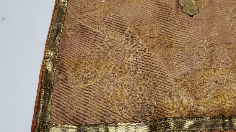 OSMANLI DÖNEMİ KİLİSE İŞİ ALTIN SIRMA İŞLEMELİ SUNAK ÖRTÜSÜ