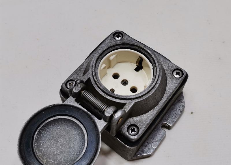 ANTİKA GEMİ ELEKTRİK PRİZİ