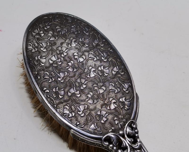 ANTİKA GÜMÜŞ KAPLAMA ELBİSE FIRÇASI 