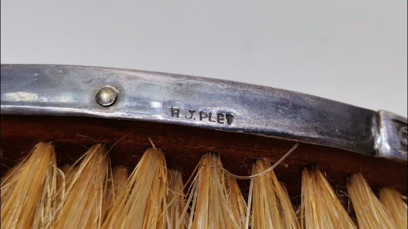 ANTİKA GÜMÜŞ KAPLAMA ELBİSE FIRÇASI 