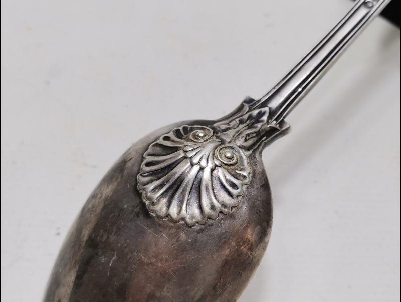 ANTİKA İNGİLİZ GÜMÜŞ SERVİS KAŞIĞI