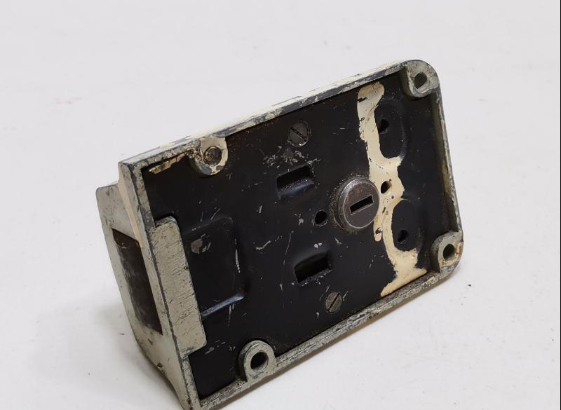 NADİR FORMDA ALMAN YAPIMI ZEISS IKON MARKA KAPI KİLİDİ