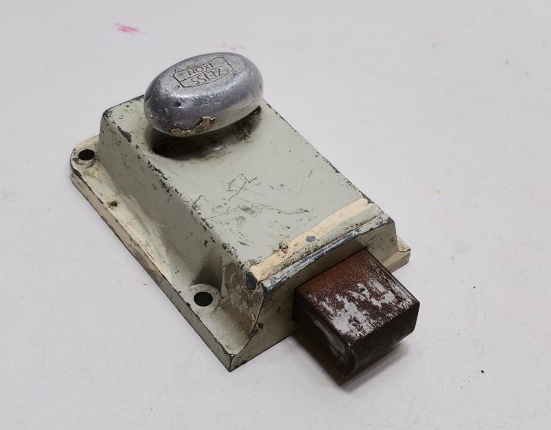 NADİR FORMDA ALMAN YAPIMI ZEISS IKON MARKA KAPI KİLİDİ