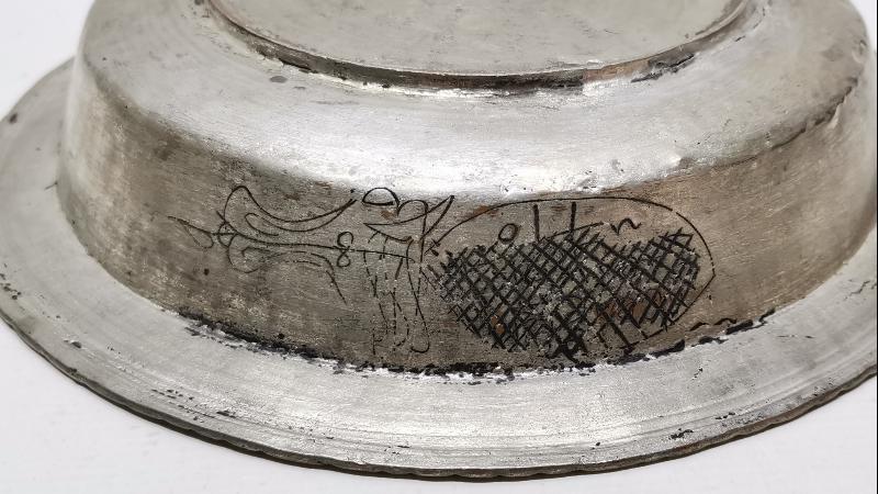 OSMANLI DÖNEMİ ÜZERİNDE 5 ADET YAZI BULUNAN ÇOK NADİR YENİÇERİ BAKIR TABAK