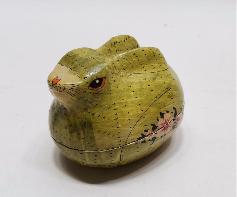ÜZERİ EL BOYAMA TAVŞAN FORMLU PAPIER MACHE KUTU