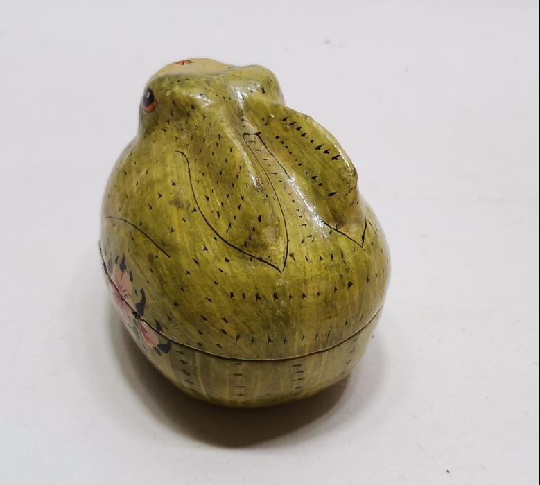 ÜZERİ EL BOYAMA TAVŞAN FORMLU PAPIER MACHE KUTU