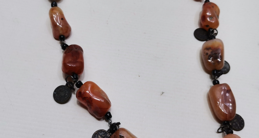 AKİK TAŞLARINDAN DİZAYN EDİLMİŞ GERDANLIK