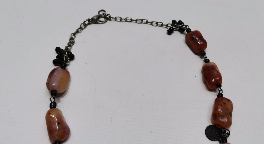 AKİK TAŞLARINDAN DİZAYN EDİLMİŞ GERDANLIK