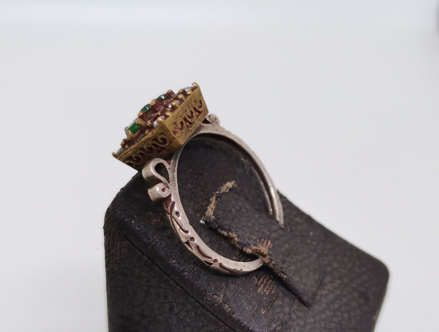 HÜRREM MODEL TAŞLI YÜZÜK