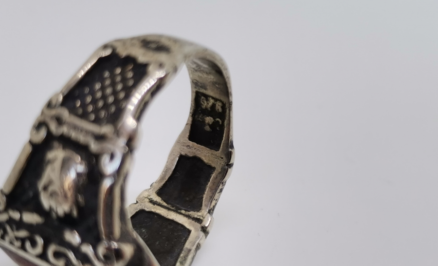 KEHRİBAR TAŞLI GÜMÜŞ YÜZÜK