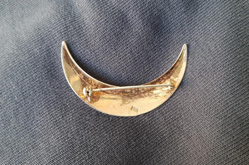 1. DÜNYA SAVAŞI DÖNEMİ ÇOK NADİR HİLAL FORMLU GÜMÜŞ OSMANLI SUBAY KALPAK KOKARTI