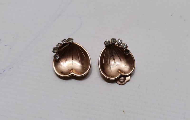 ANTİKA KALP FORMLU ALTIN KAPLAMA KÜPE