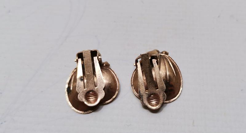 ANTİKA KALP FORMLU ALTIN KAPLAMA KÜPE