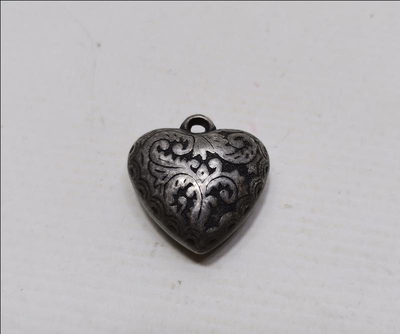 ANTİKA KALP FORMLU ZAMAK KOLYE UCU