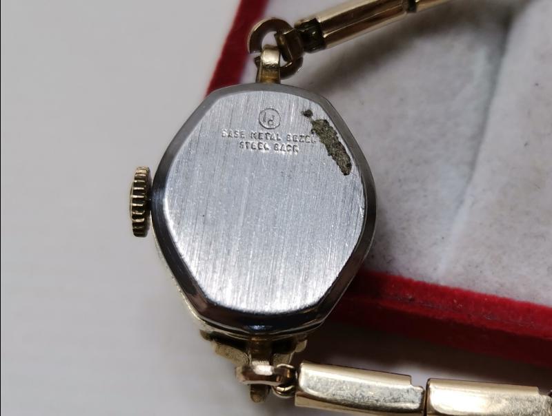 ANTİKA WALTHAM MARKA ALTIN KAPLAMA BAYAN KOL SAATİ 