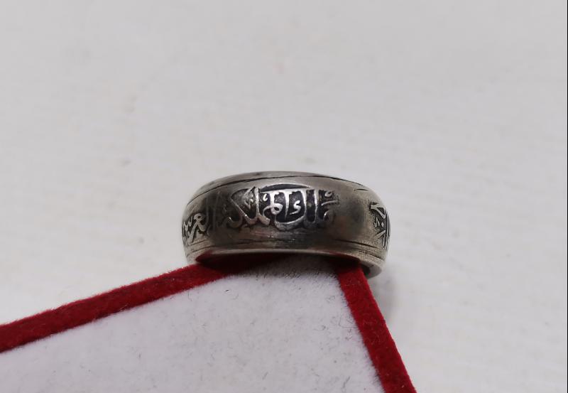 ESKİ SUUDİ ARABİSTAN KRALI HALİD BİN ABDÜLAZİZ EL-SUUD'UN YÜZÜĞÜ