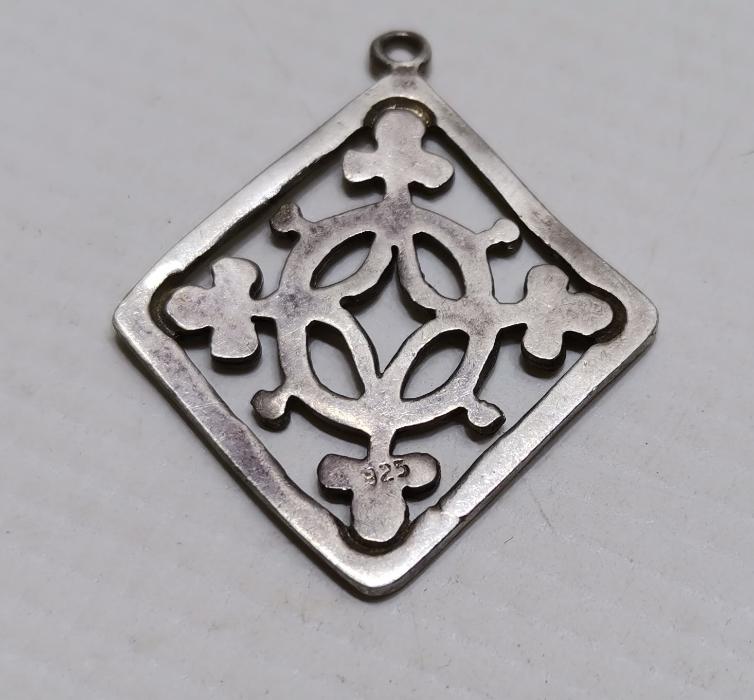 HAÇ FORMLU ANTİKA GÜMÜŞ KOLYE UCU