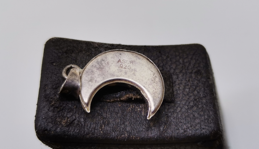 HİLAL FORMUNDA İÇİNDE DUASI İLE GÜMÜŞ CEVŞEN-İ KEBİR