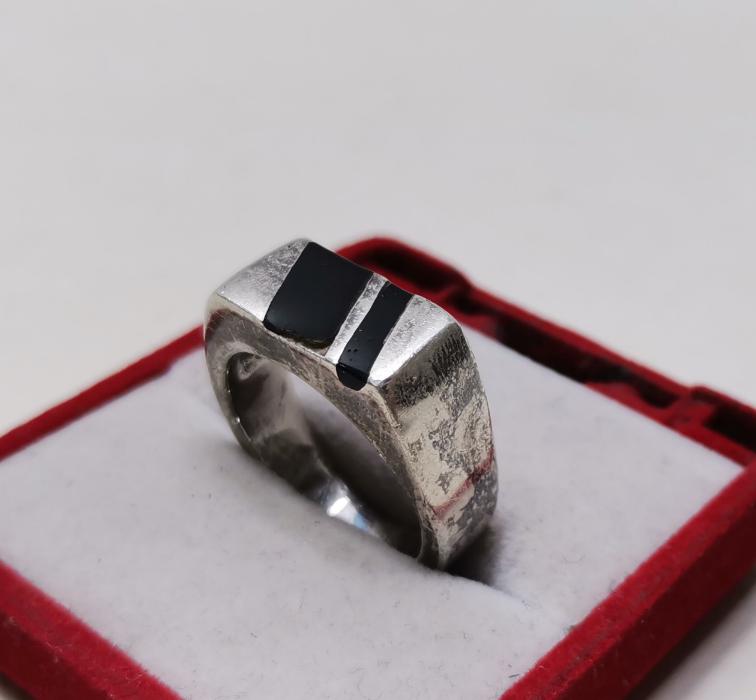 OLTU TAŞLI GÜMÜŞ ERKEK YÜZÜĞÜ