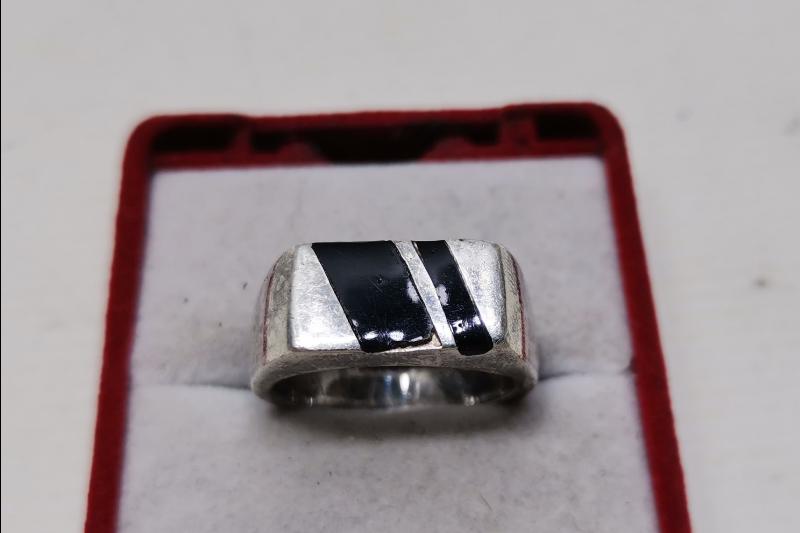 OLTU TAŞLI GÜMÜŞ ERKEK YÜZÜĞÜ