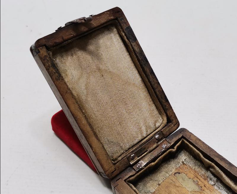 OSMANLI DÖNEMİ ÜZERİ HAÇ DESENLİ JERUSALEM YAZILI AHŞAP KUTU