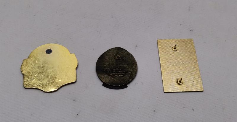 ÜÇ ADET LİONS KULÜBÜ ROZETİ 