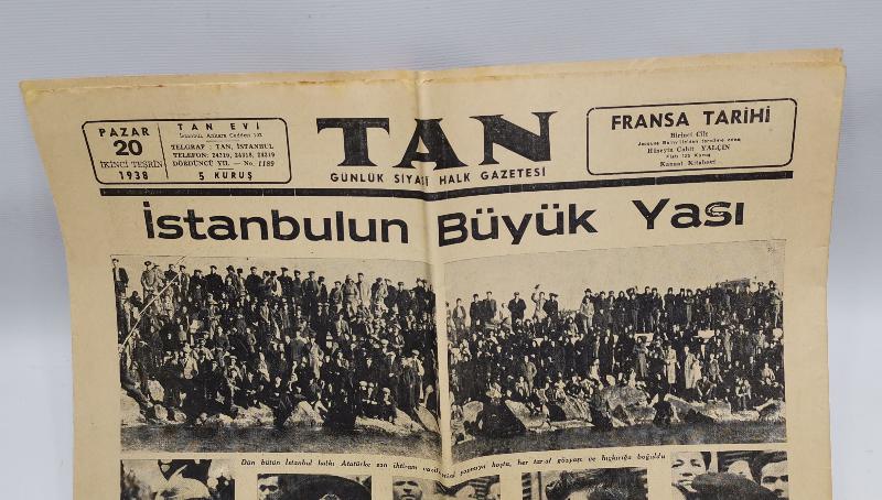 20 KASIM 1938 TARİHLİ ATATÜRK'ÜN VEFAT VE YAS HABERLERİ KONULU TAN GAZETESİ