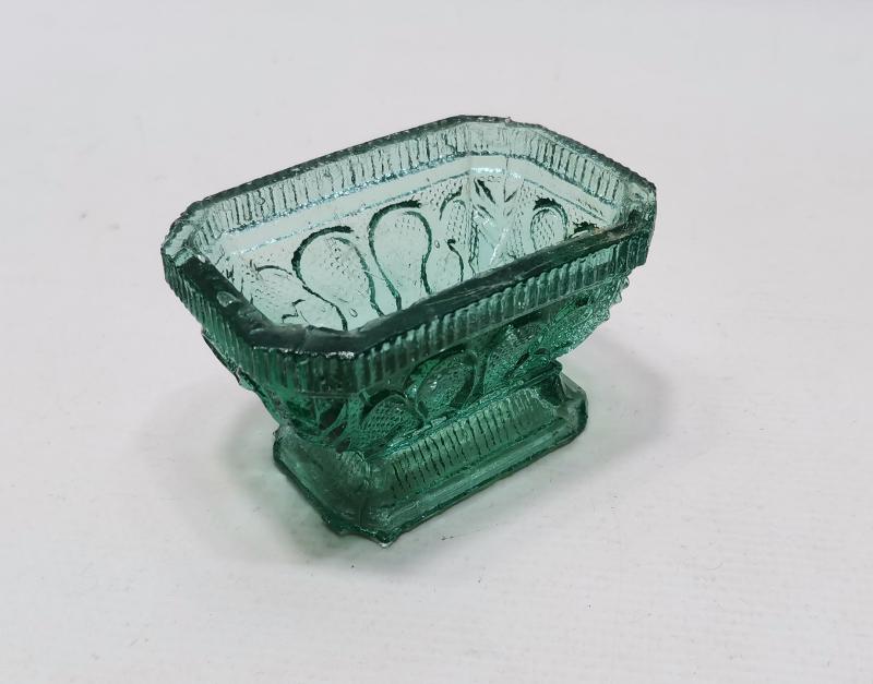 ANTİKA YEŞİL CAM ŞEKERLİK