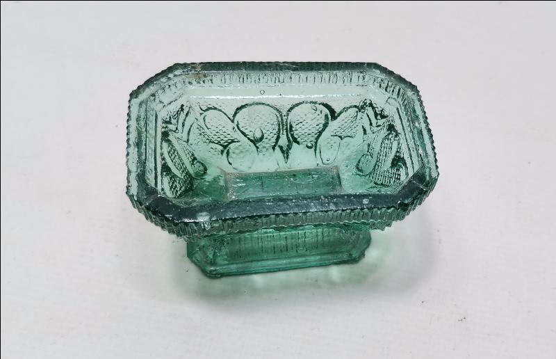 ANTİKA YEŞİL CAM ŞEKERLİK