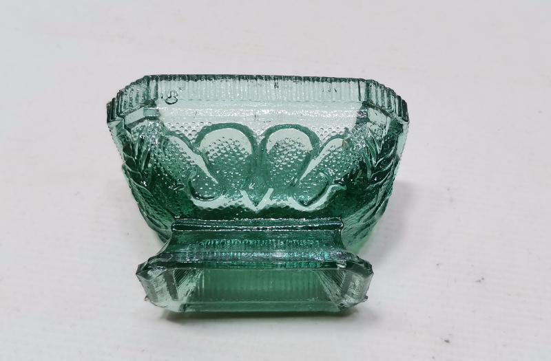 ANTİKA YEŞİL CAM ŞEKERLİK